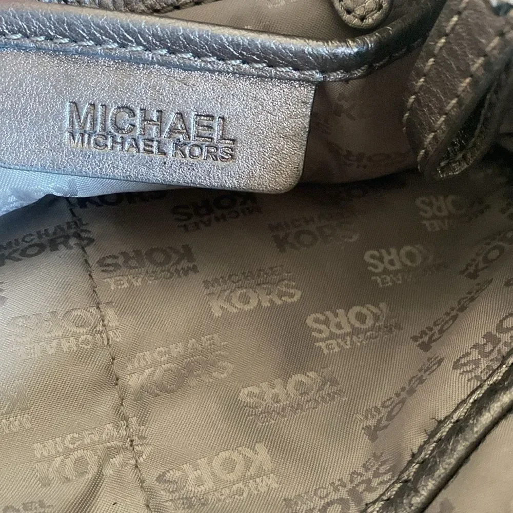 MICHAEL KORS Metallic Silver Gray Pebbled Leather Hobo Style Bag